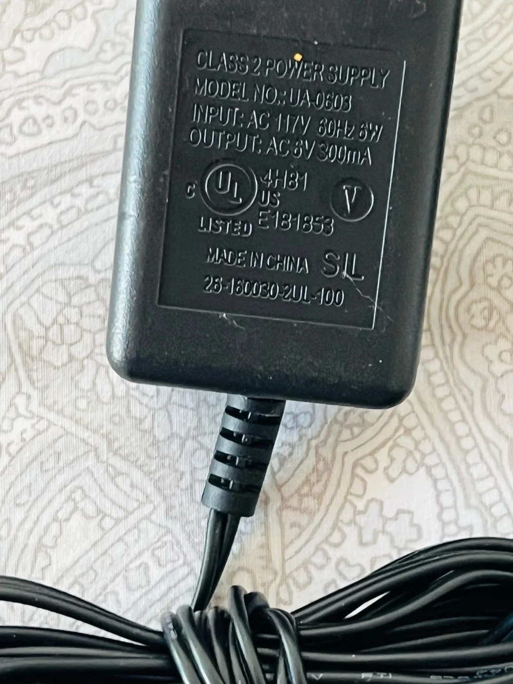 Universal Power Adapters Pack - Black & White